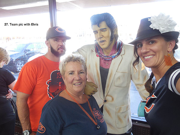 Team Picture with Elvis - Las Vegas Scavenger Hunt